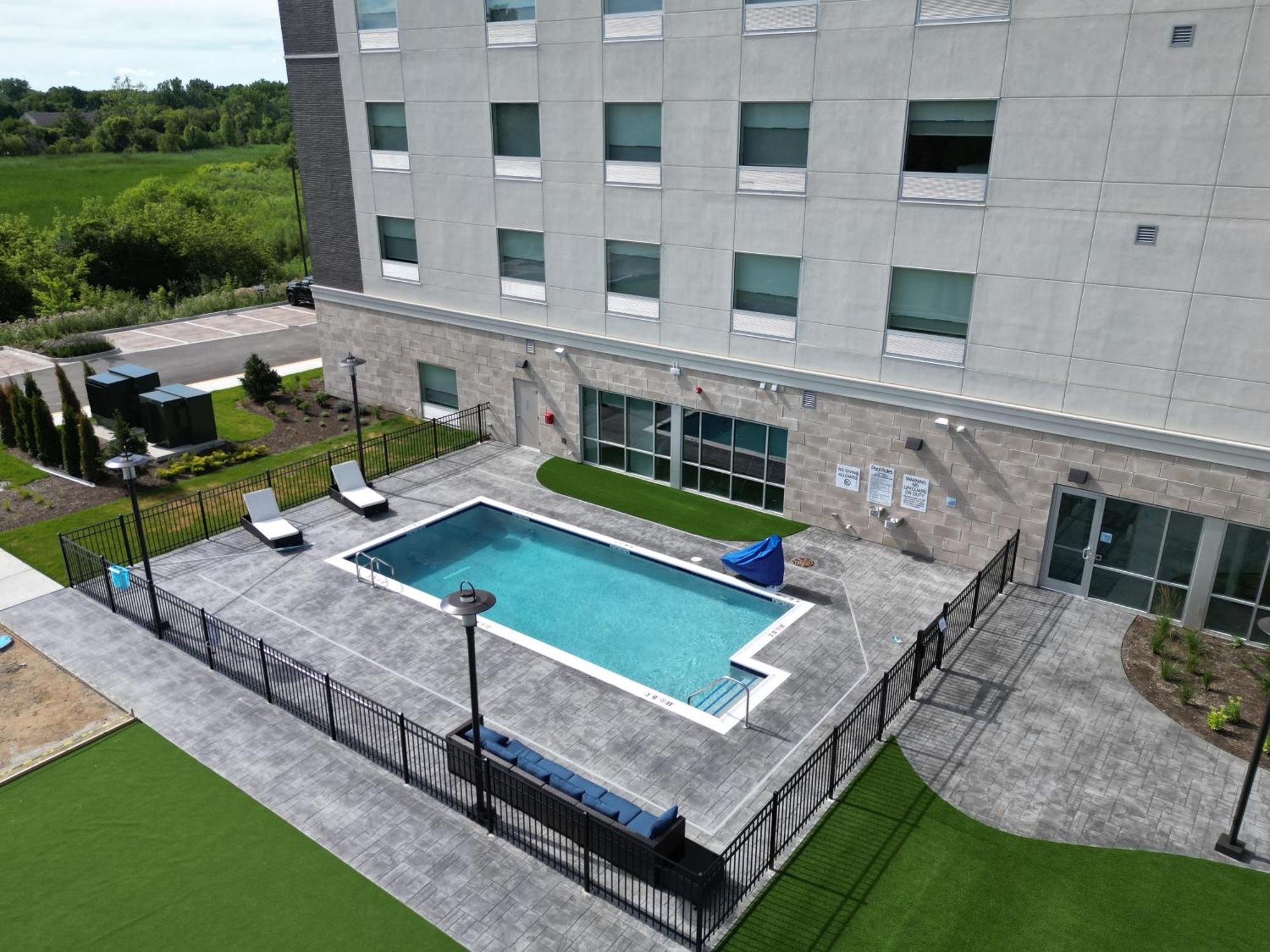 Holiday Inn Express & Suites Chicago Schaumburg By Ihg Εξωτερικό φωτογραφία
